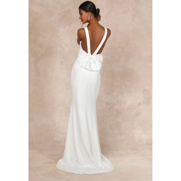 Lulu's NWT Romantic Glow Backless Pearl Bow Wedding Gown Maxi Dress Sz Medium Wh - Picture 3 of 16